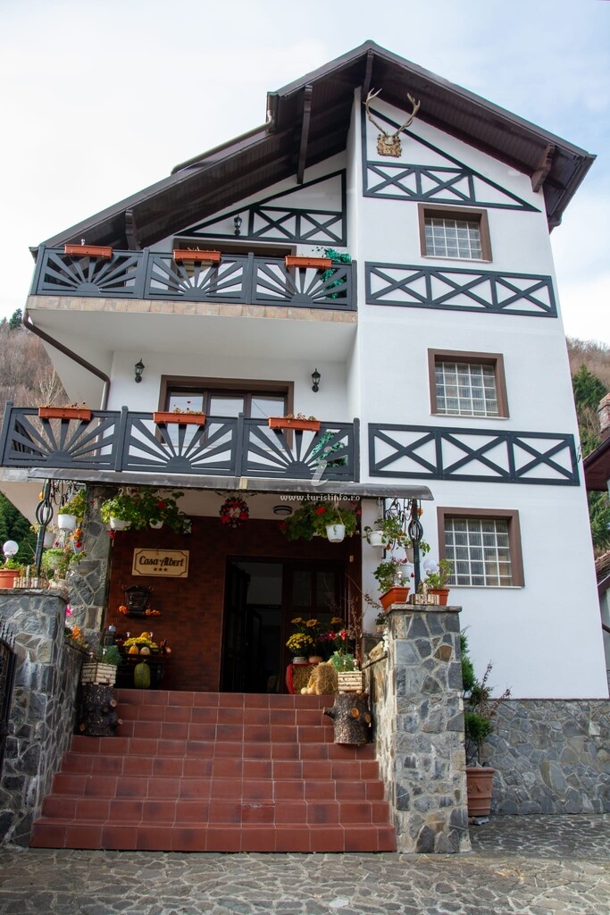 Camere de închiriat Casa Albert