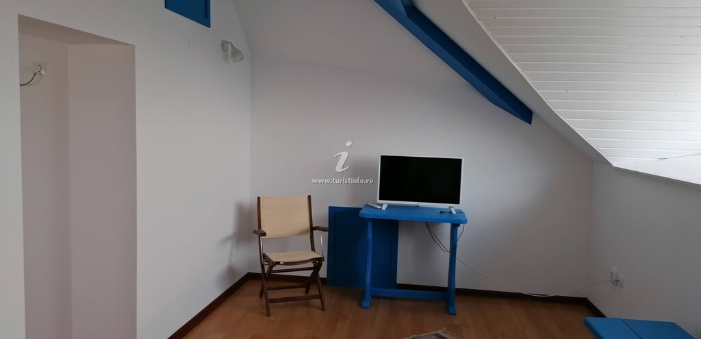 Pensiunea Nufărul Galben