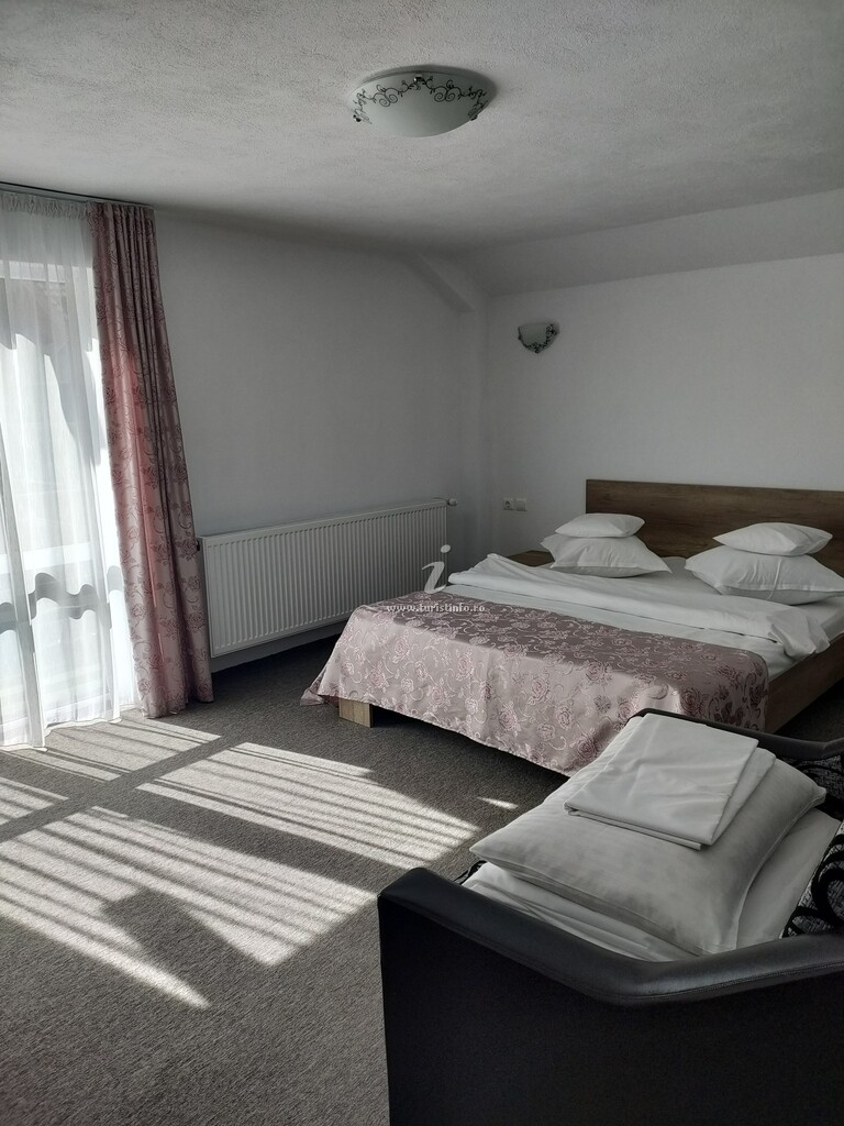 Camere de închiriat Rareș