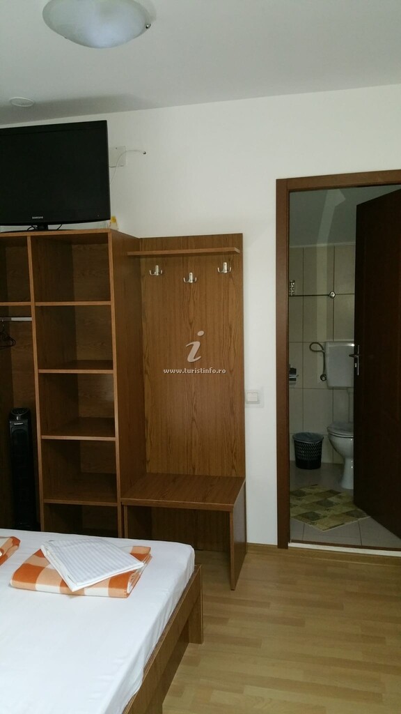 Vila Nr. 7A - Economy