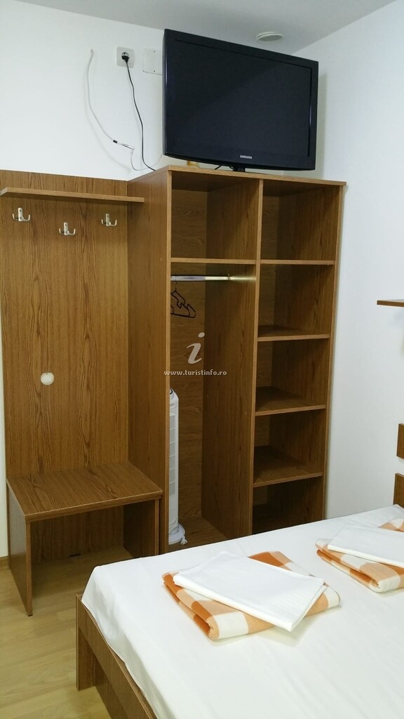 Vila Nr. 7A - Economy