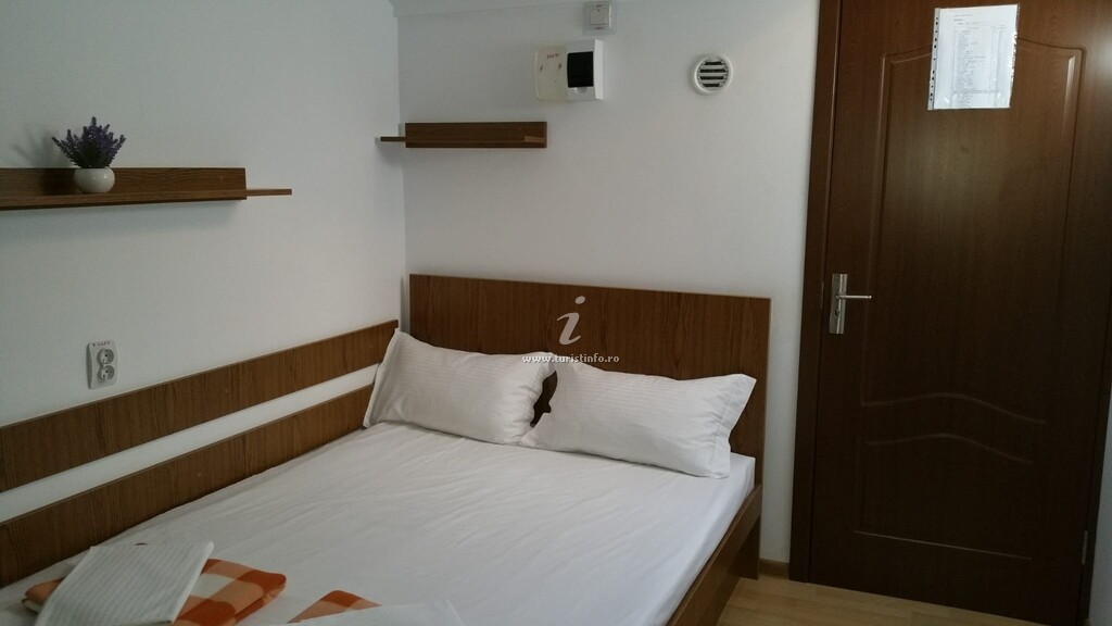 Vila Nr. 7A - Economy