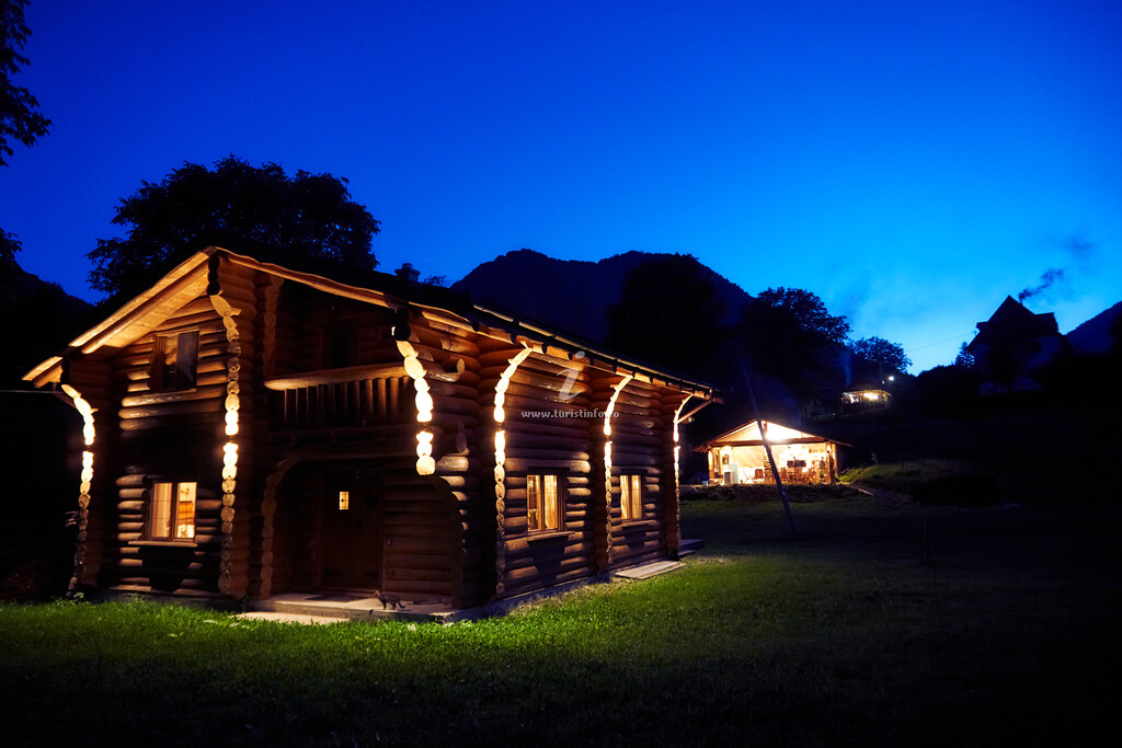Casa de vacanță Timber Charm Chalet