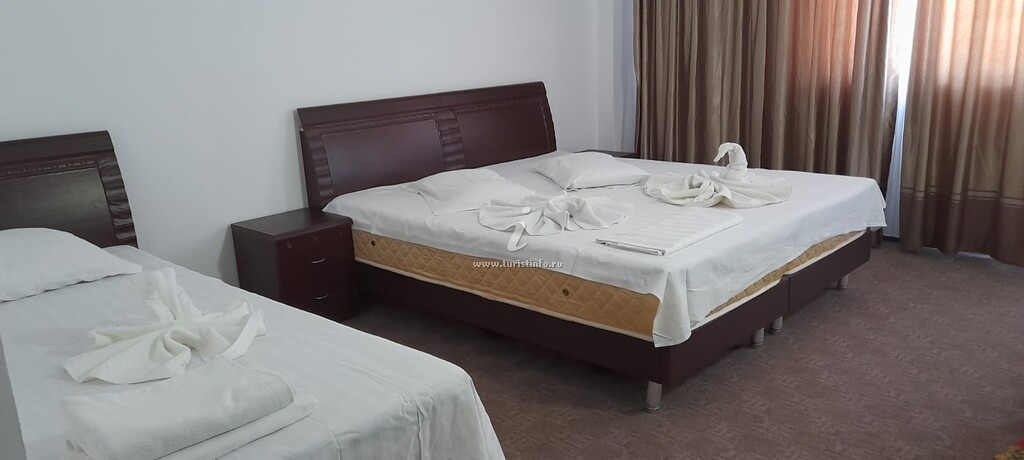 Camere de închiriat Orient