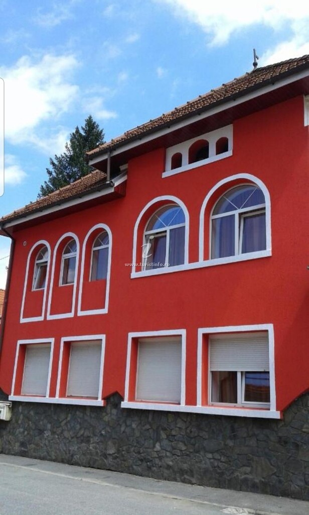 Pensiunea Rock & Red