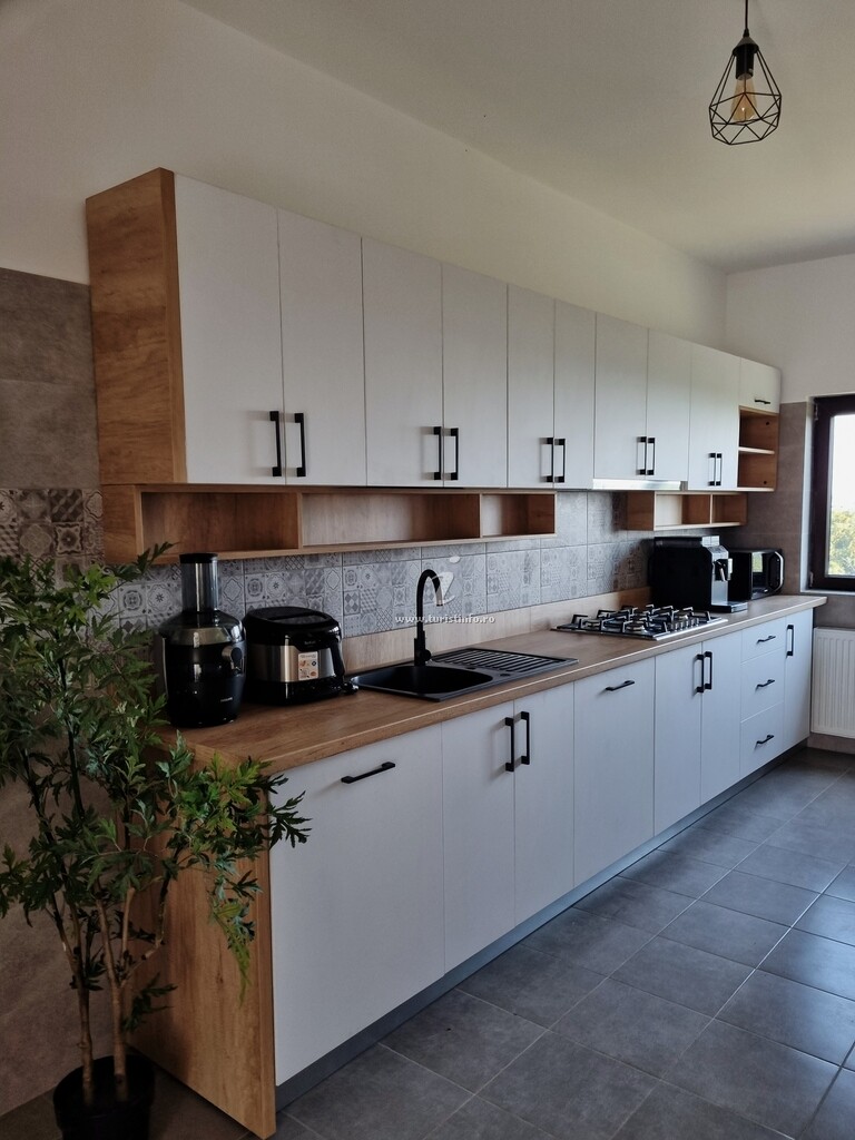 Pensiunea Agroturistică R House