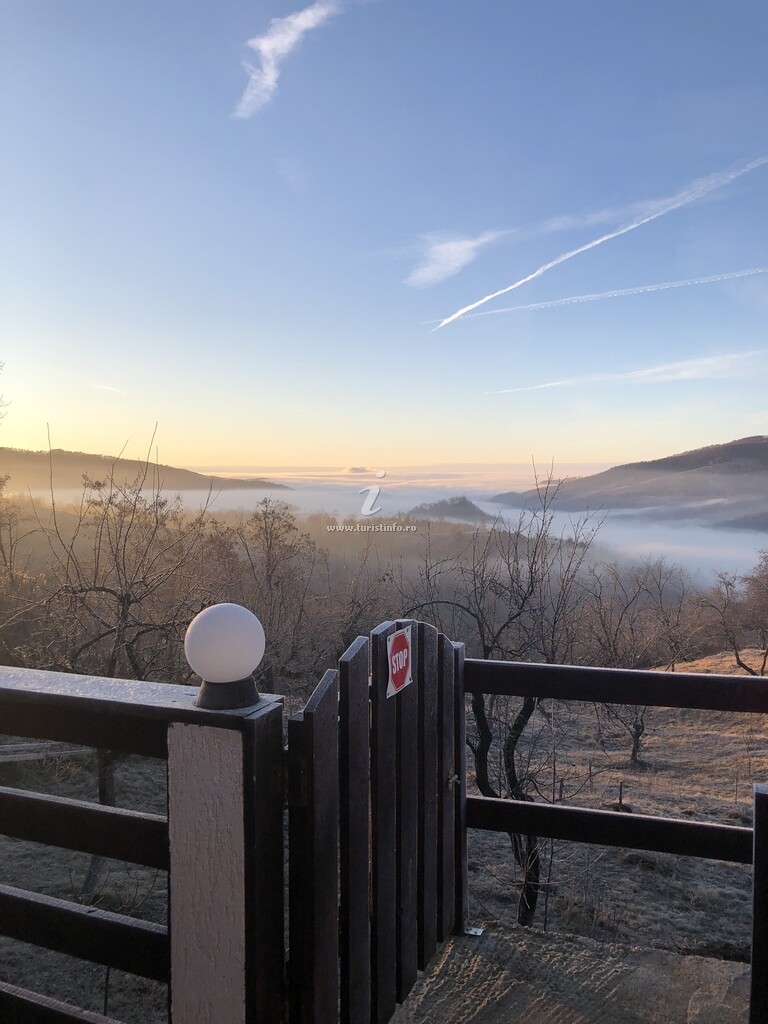 Camere de închiriat Căsuța Trandafirilor
