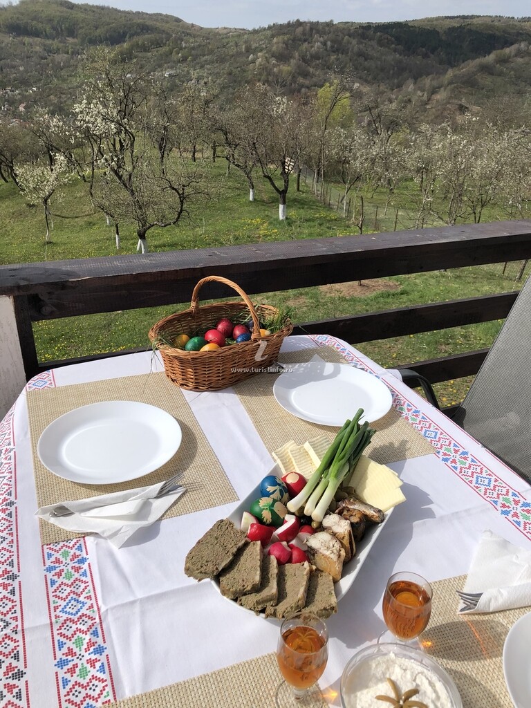 Camere de închiriat Căsuța Trandafirilor