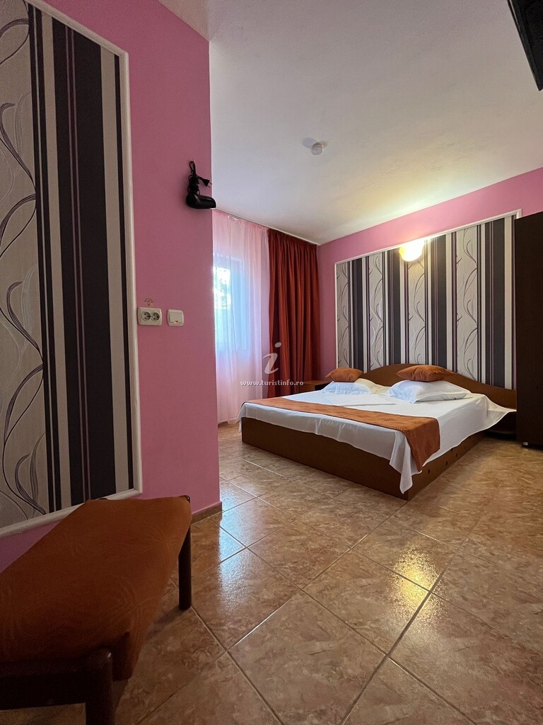 Camere de închiriat Casa Brizant
