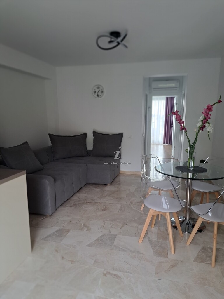 Apartamente Vista Lago E Mare
