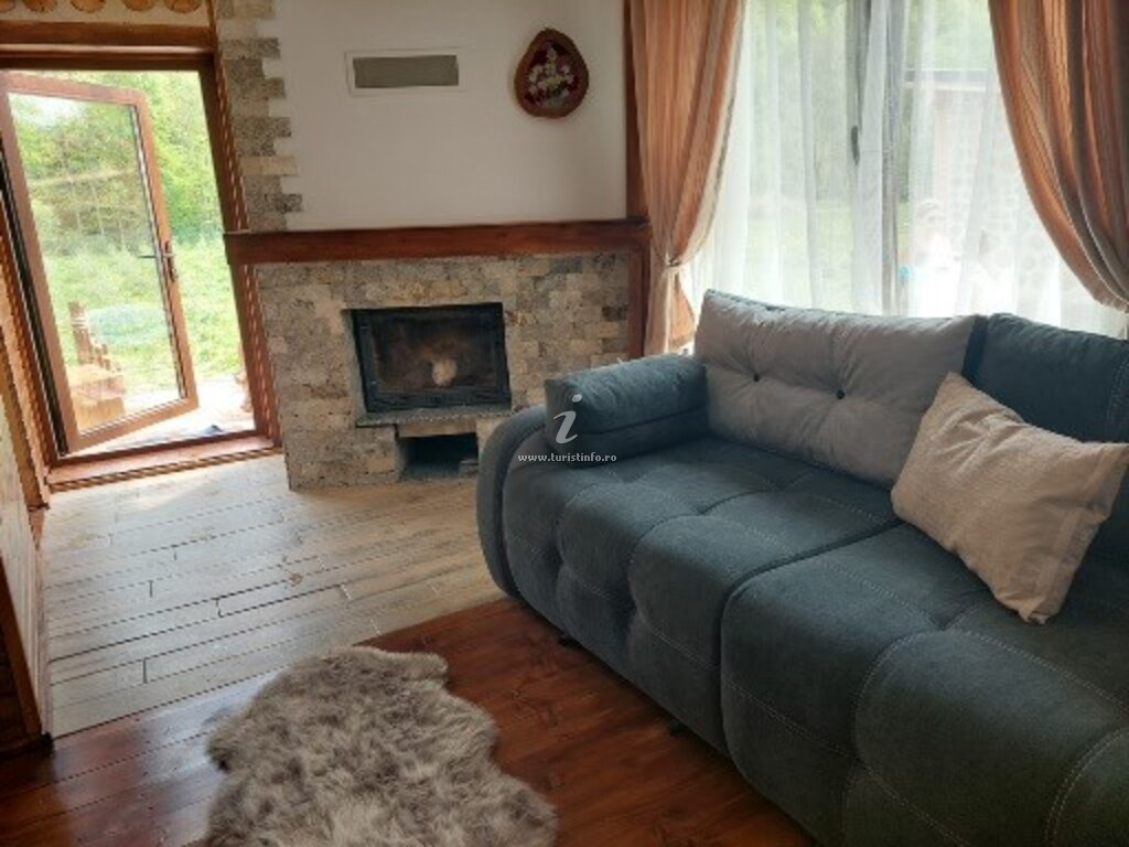 Căsuța Velvet House