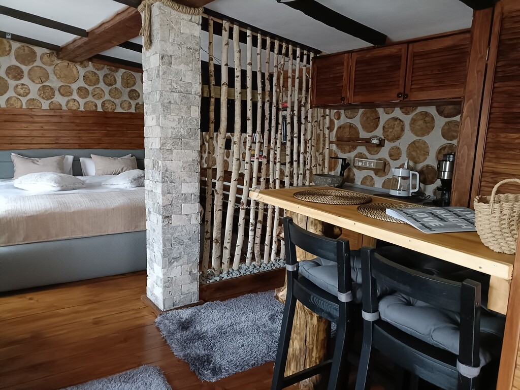 Căsuța Velvet House