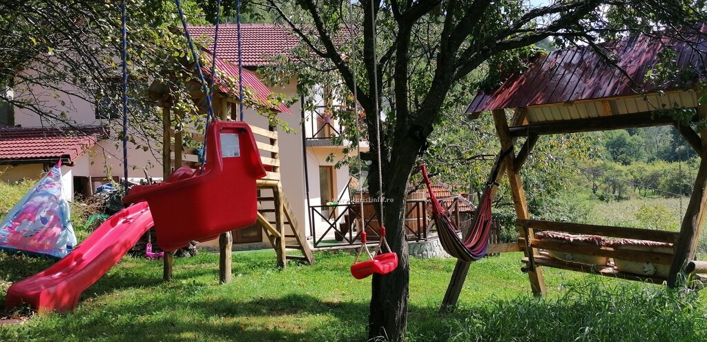 Pensiunea La Cascada Șipot