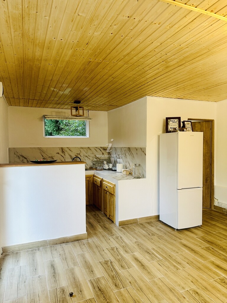 Cabana Hillside