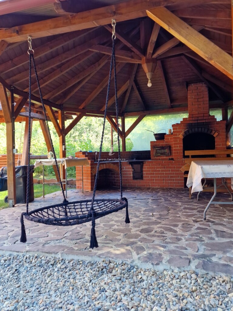 Camere de închiriat SeviCris