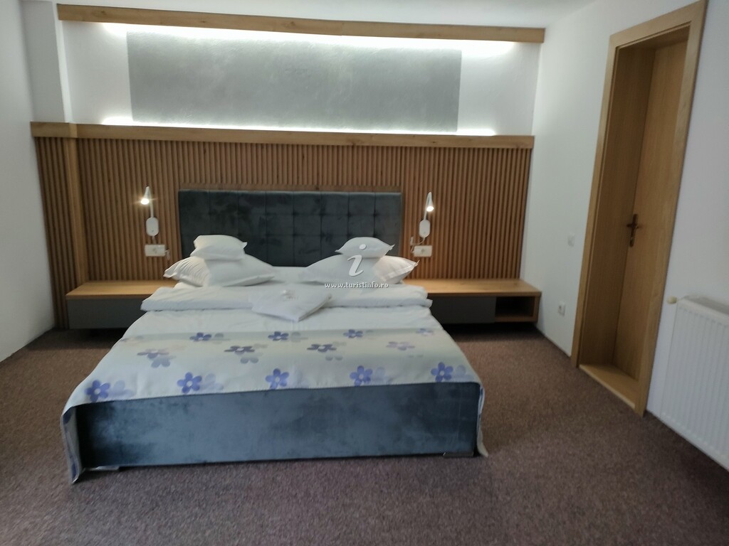 Camere de închiriat Rareș