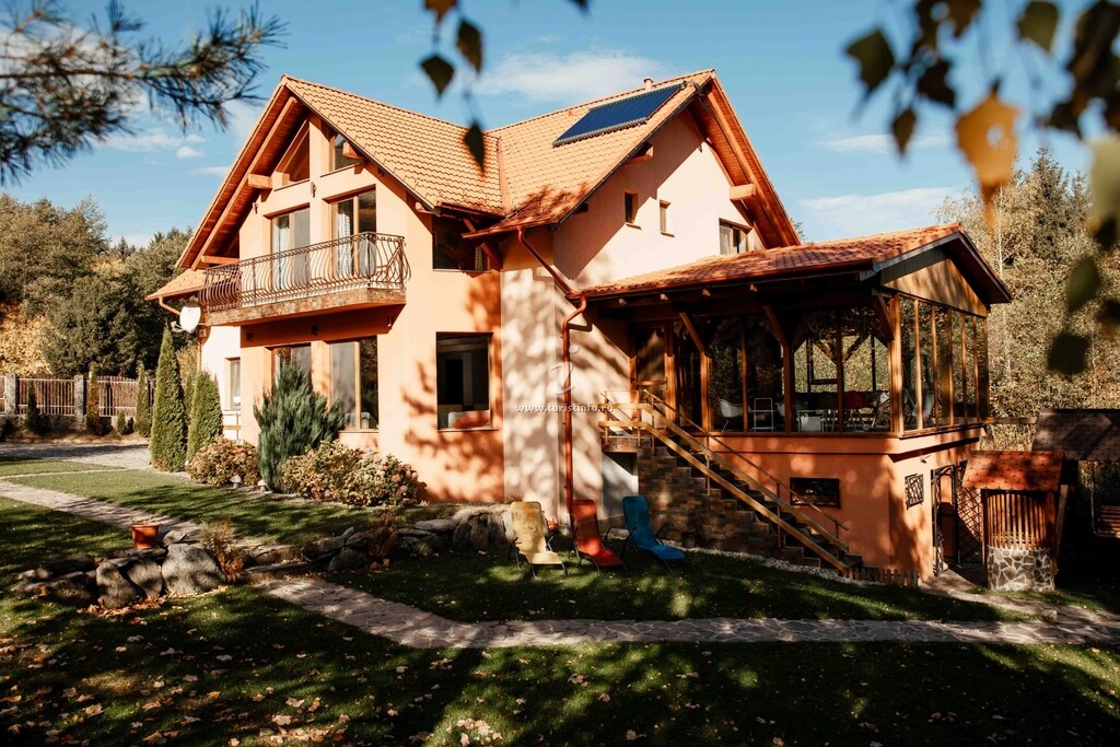 Camere de închiriat SeviCris