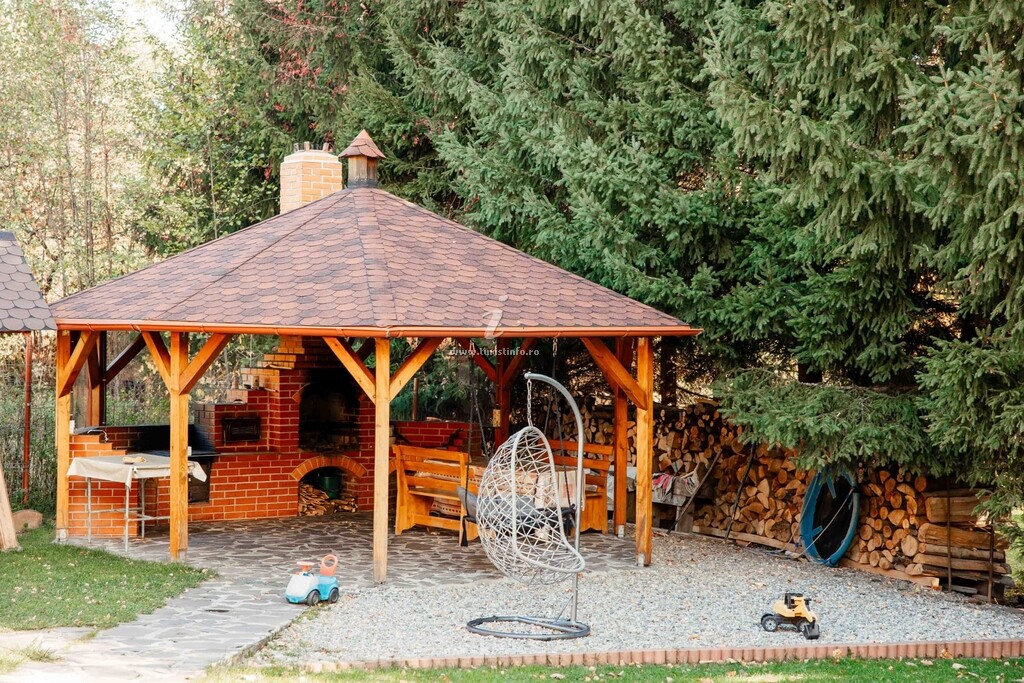 Camere de închiriat SeviCris