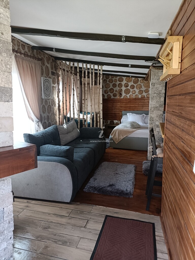 Căsuța Velvet House