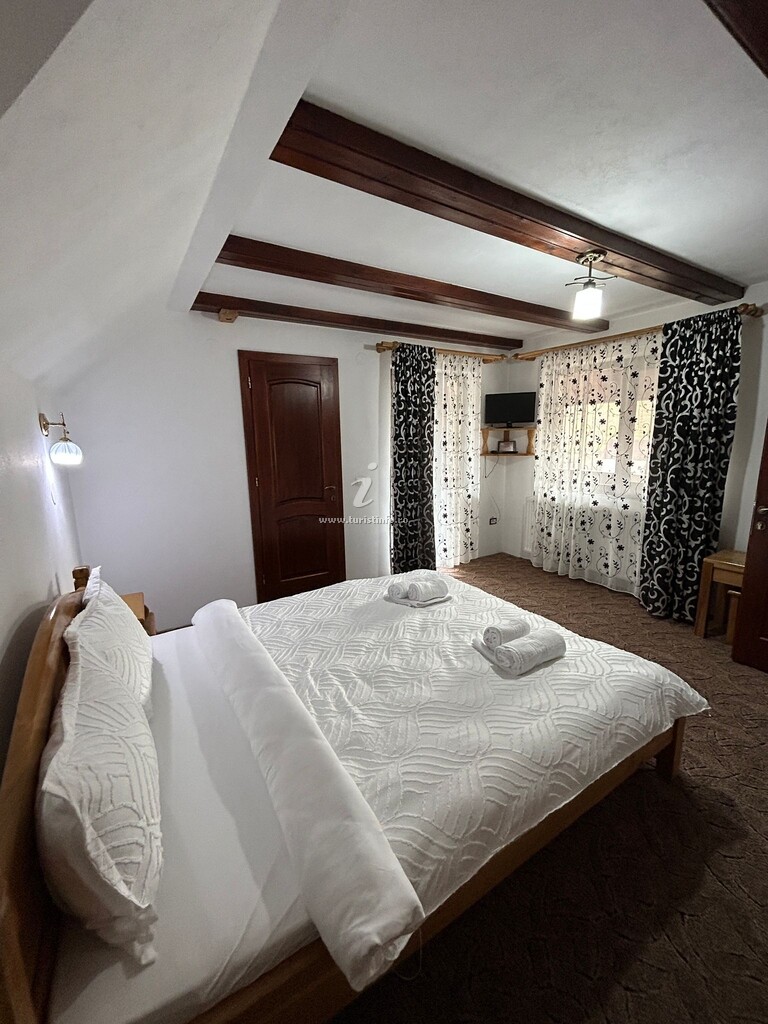 Camere de închiriat Casa Georgiana și Gabriel