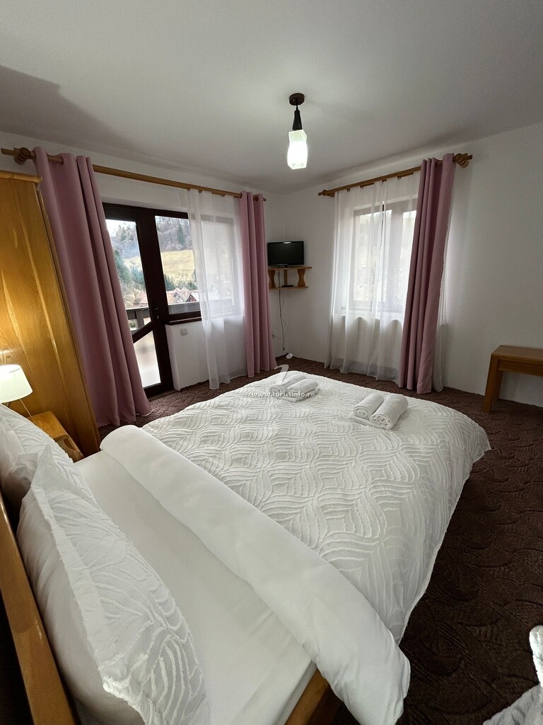 Camere de închiriat Casa Georgiana și Gabriel