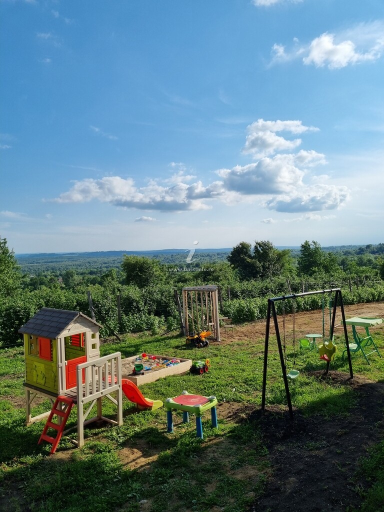 Pensiunea Agroturistică R House