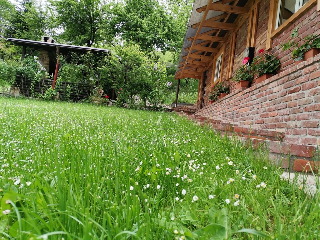 Căsuța Azughia