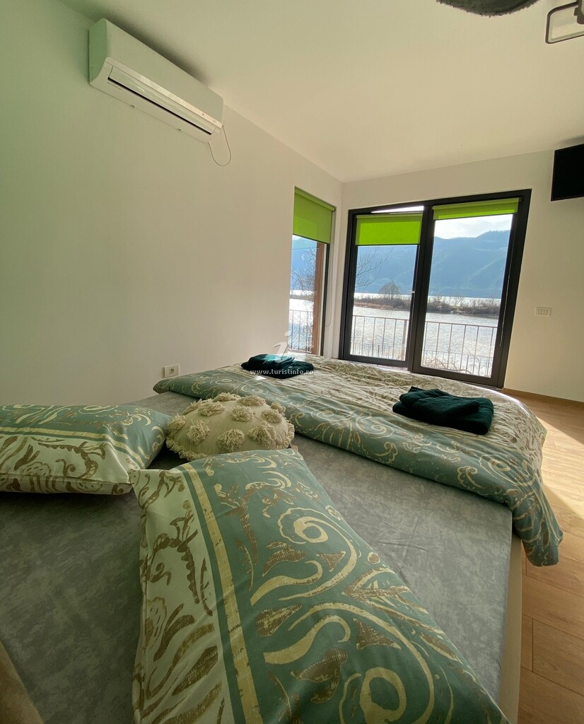Bungalow-uri Twin Lake House