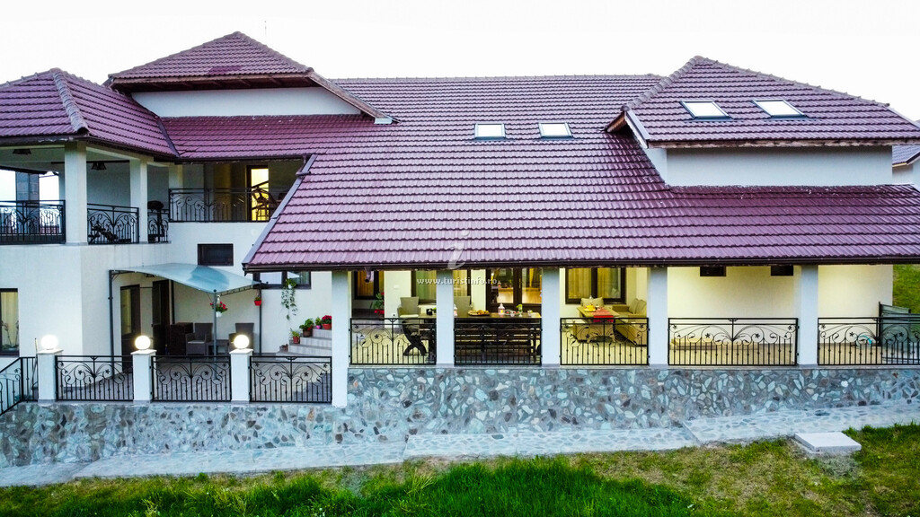 Pensiunea La Poalele Muntelui
