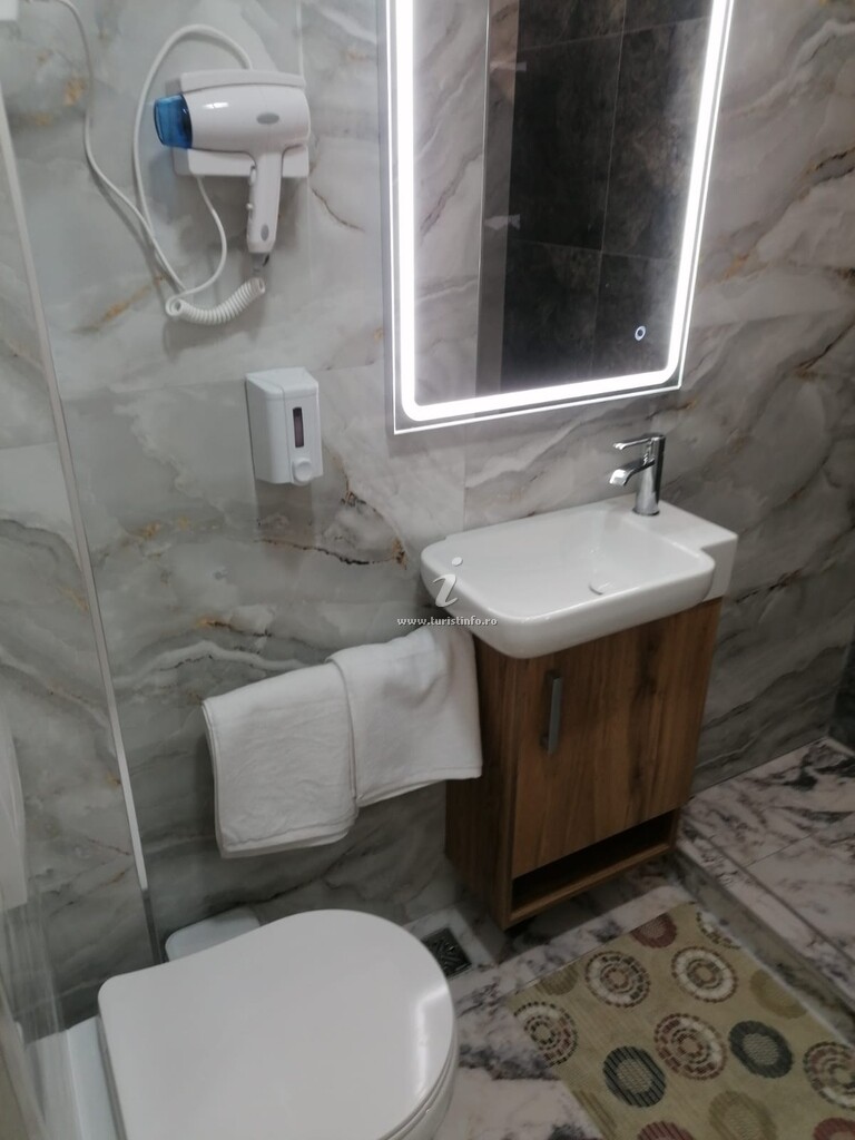 Apartament Cristina și Claudiu