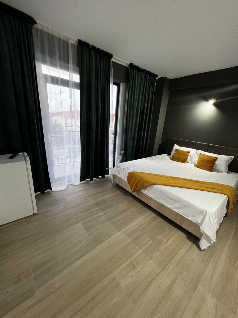 Camere de închiriat EBrothers Charm & Sun House