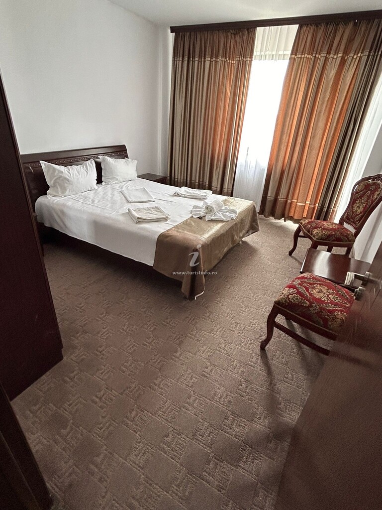 Camere de închiriat Orient