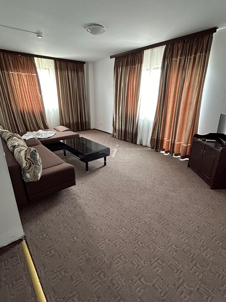 Camere de închiriat Orient