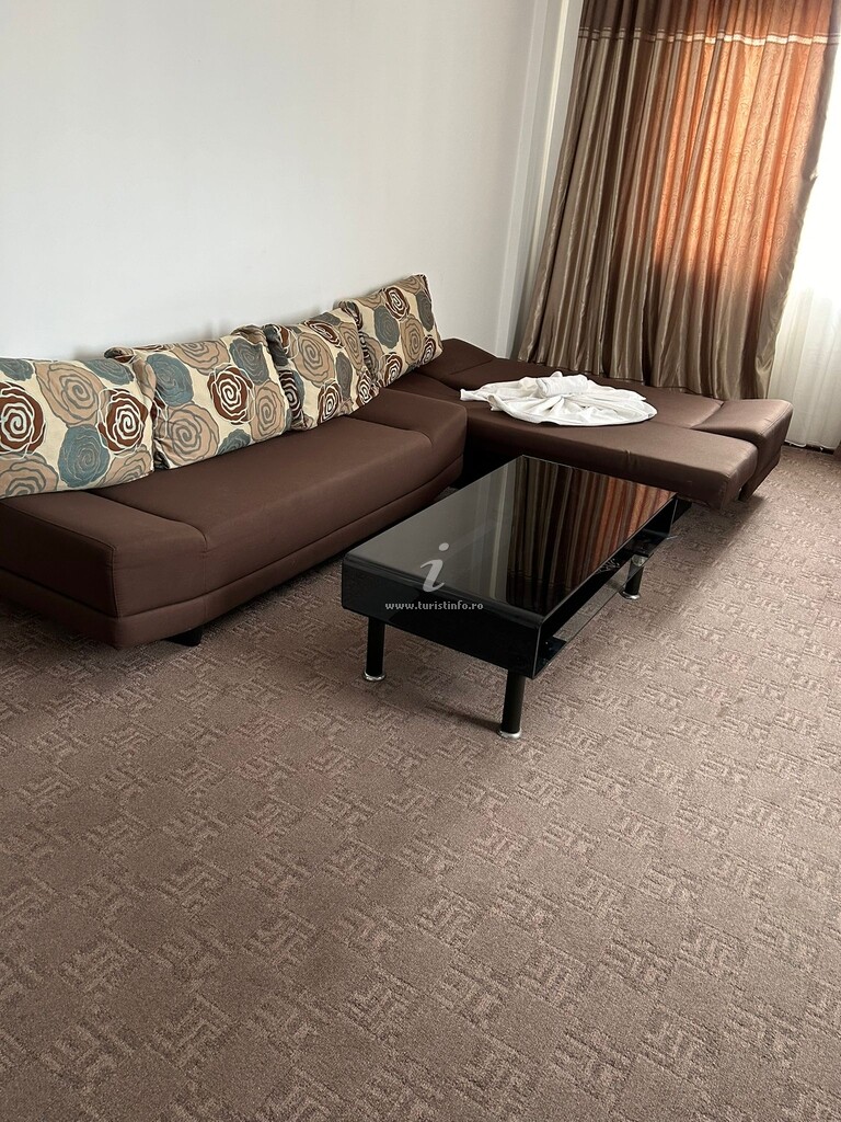 Camere de închiriat Orient