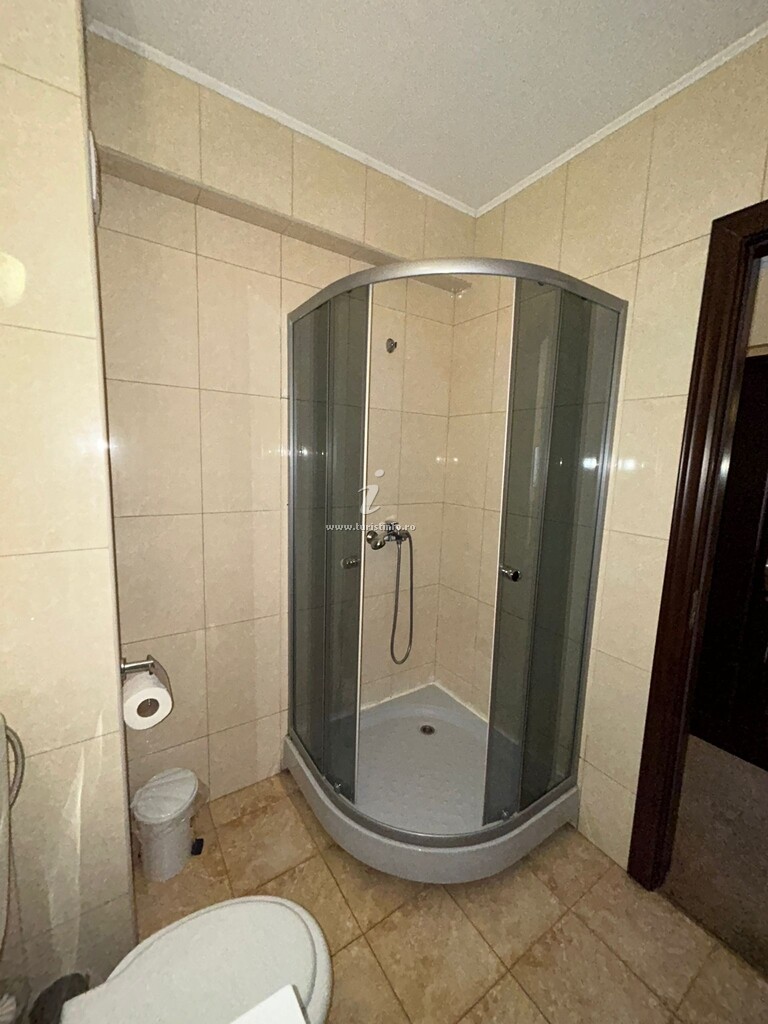 Camere de închiriat Orient