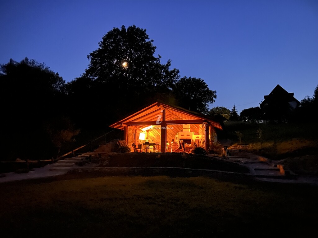 Casa de vacanță Timber Charm Chalet