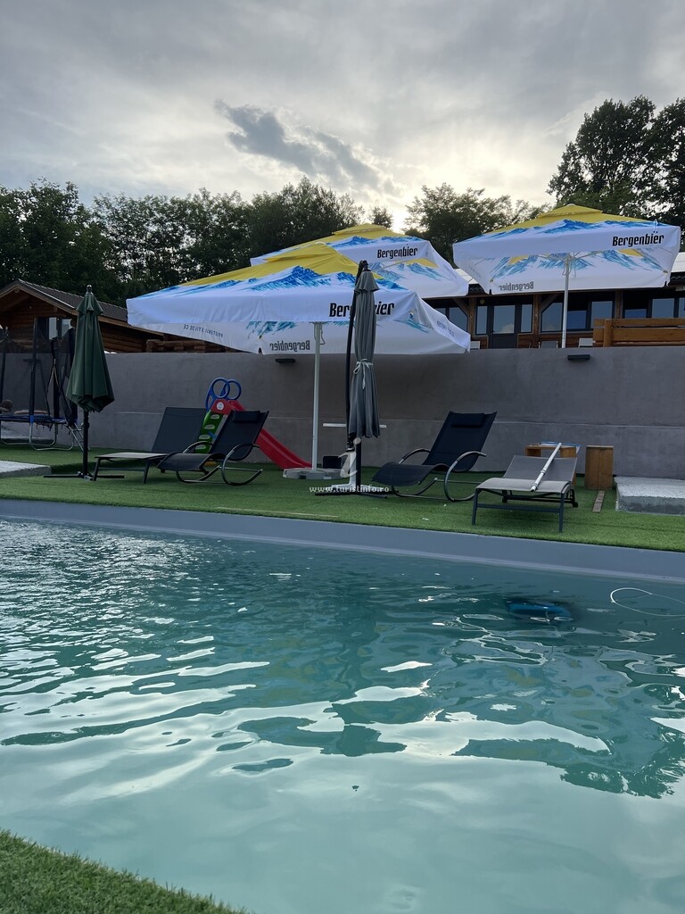 Cabana M&V Infinit