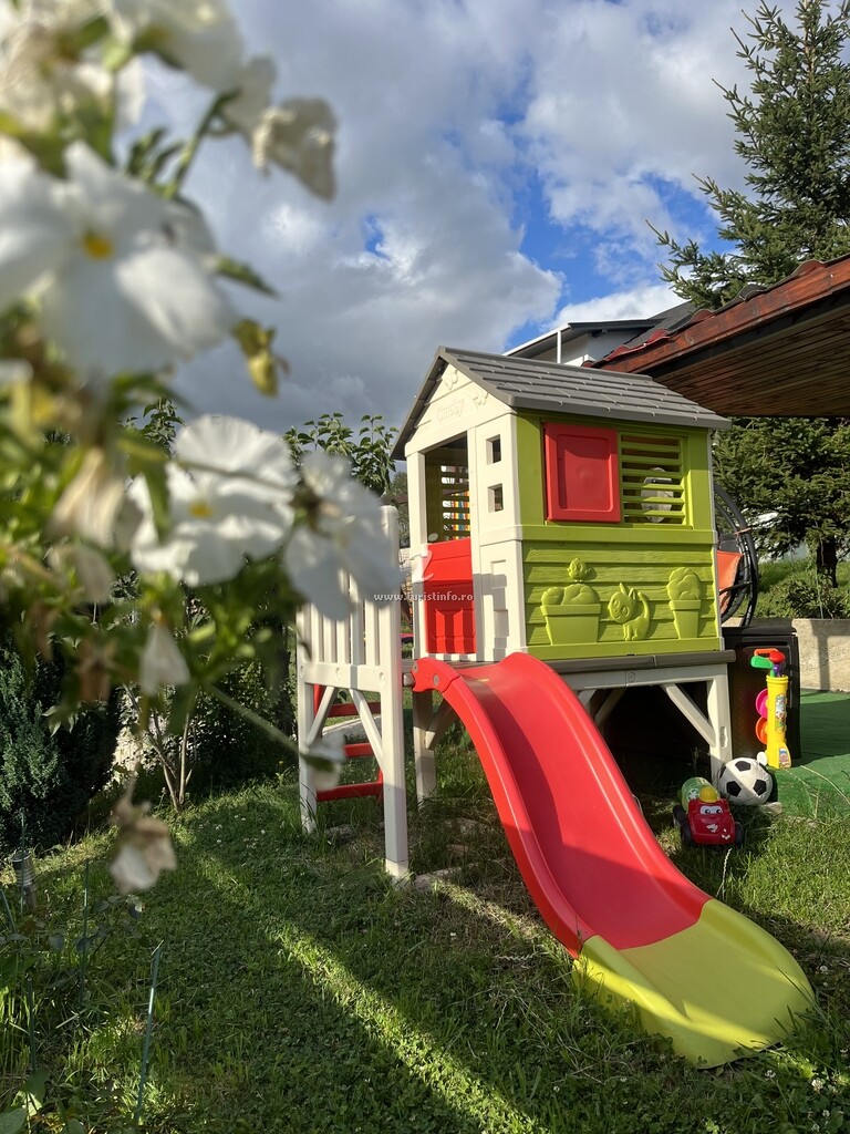 Casa Raiul Munților