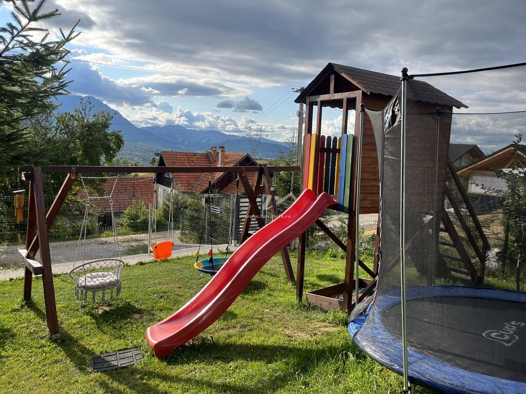 Casa Raiul Munților