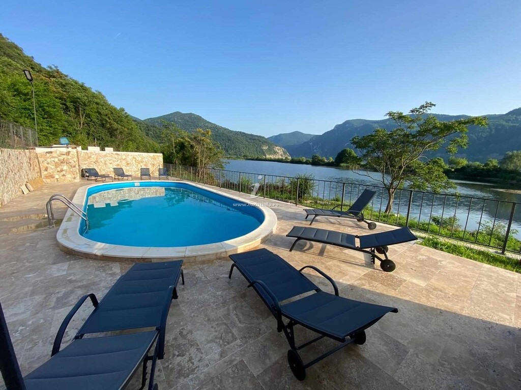 Bungalow-uri Twin Lake House