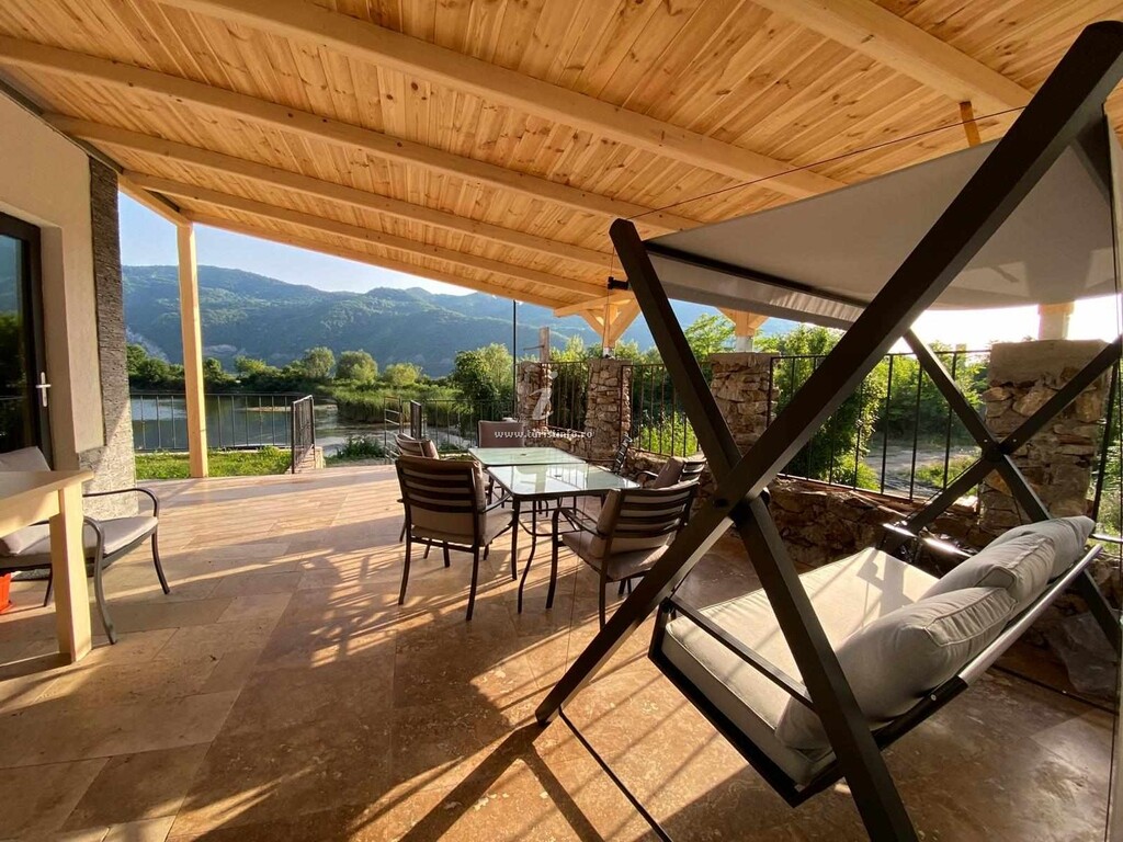 Bungalow-uri Twin Lake House