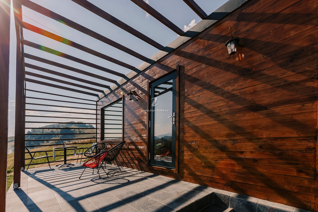 Bungalow Zen Nest Tiny Studio