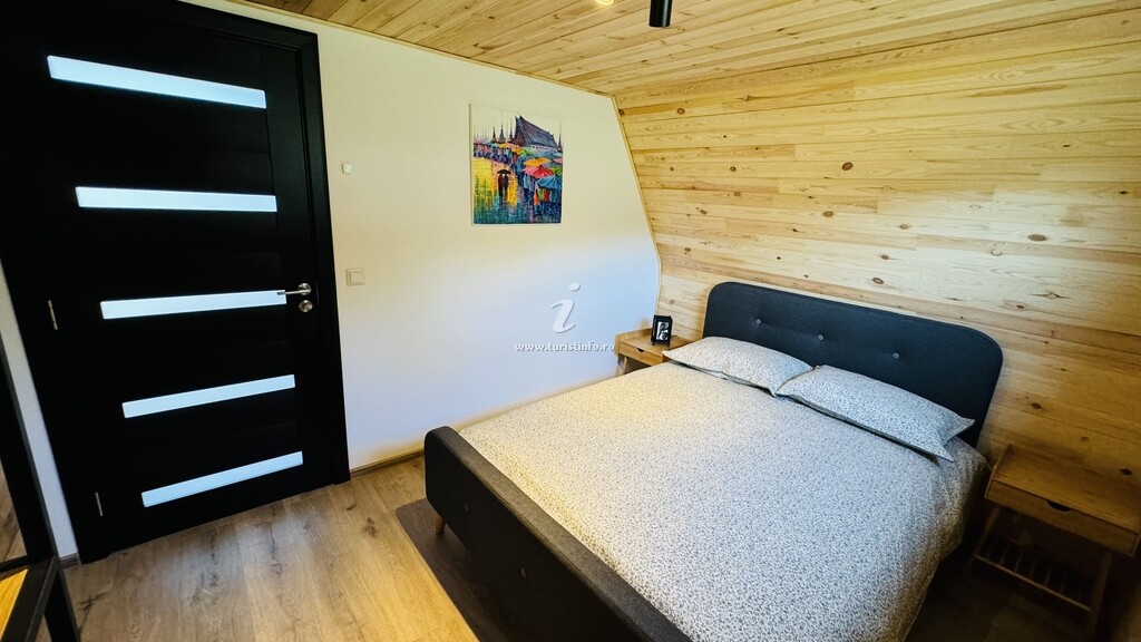 IezerVenture Cabins
