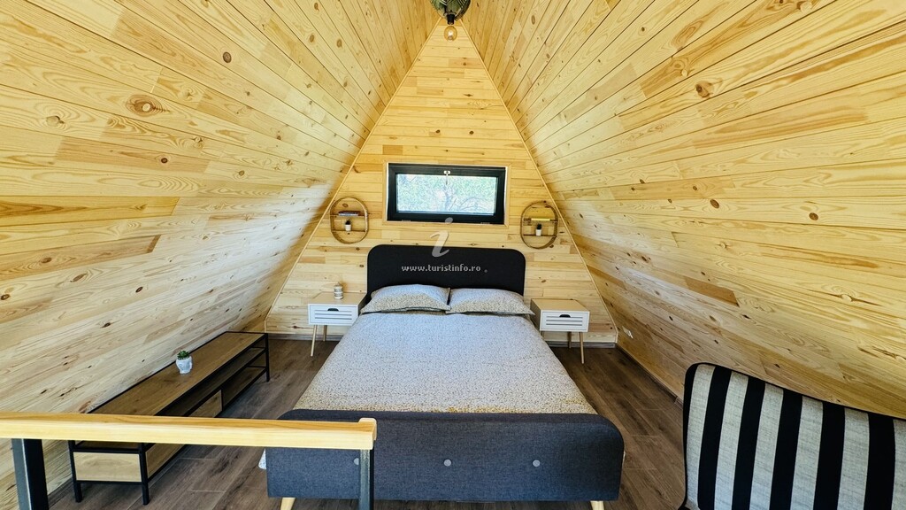 IezerVenture Cabins