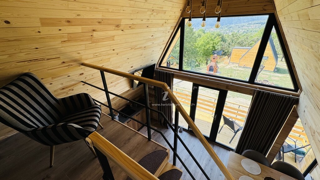 IezerVenture Cabins