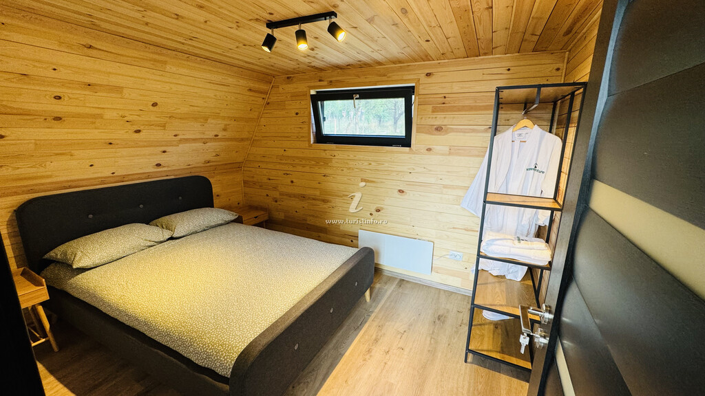 IezerVenture Cabins