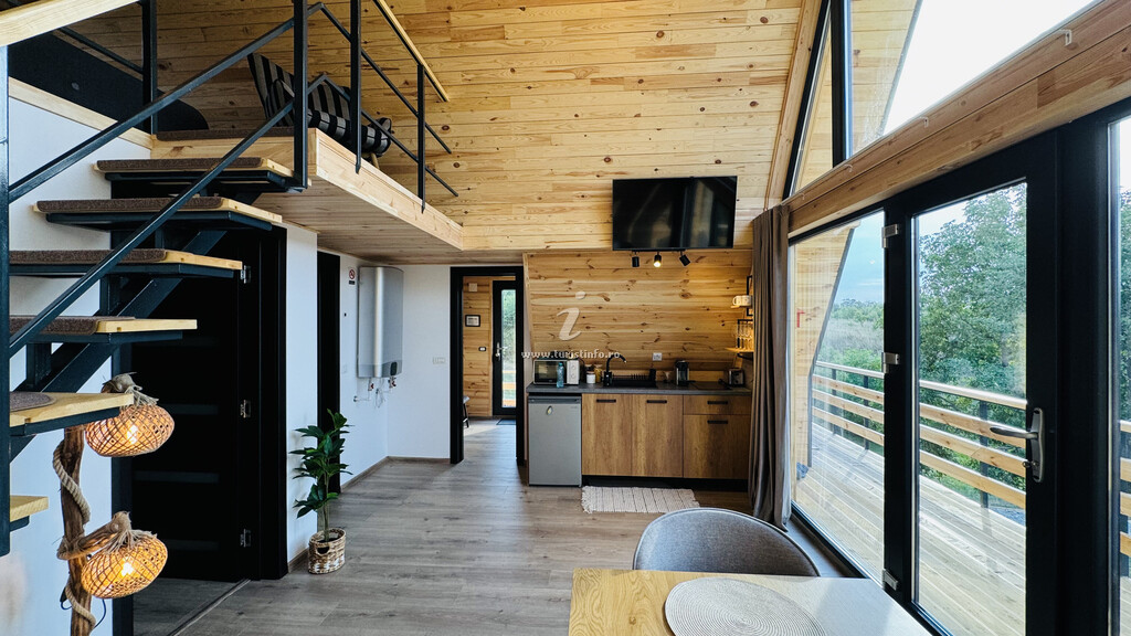 IezerVenture Cabins