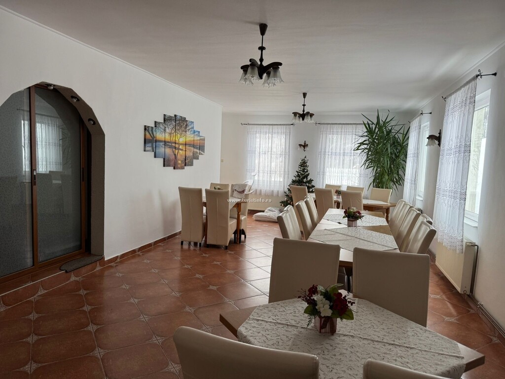 Camere de închiriat Paula