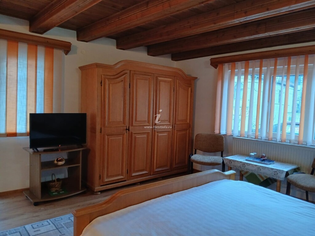 Casa cu Pitici