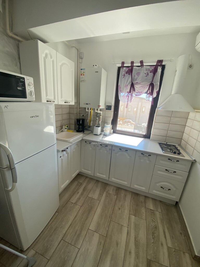 Apartament Andy la 30 metri de plajă